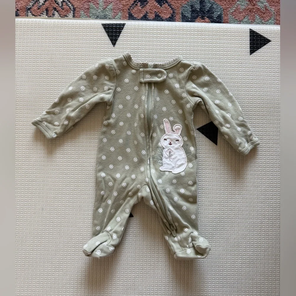 Carter’s|Baby girl Sage green ditsy floral with Bunny One Piece,footsies•••